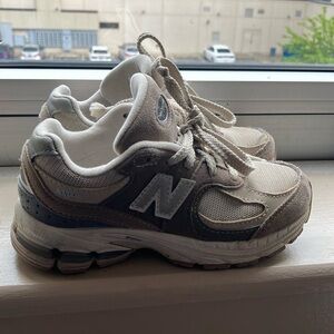 New Balance Kids Sneakers - Cream and Black
